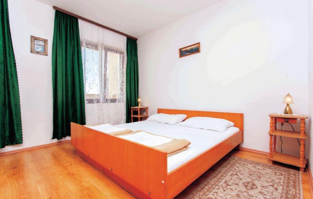 Apartmani Mile Krk Town Buitenkant foto
