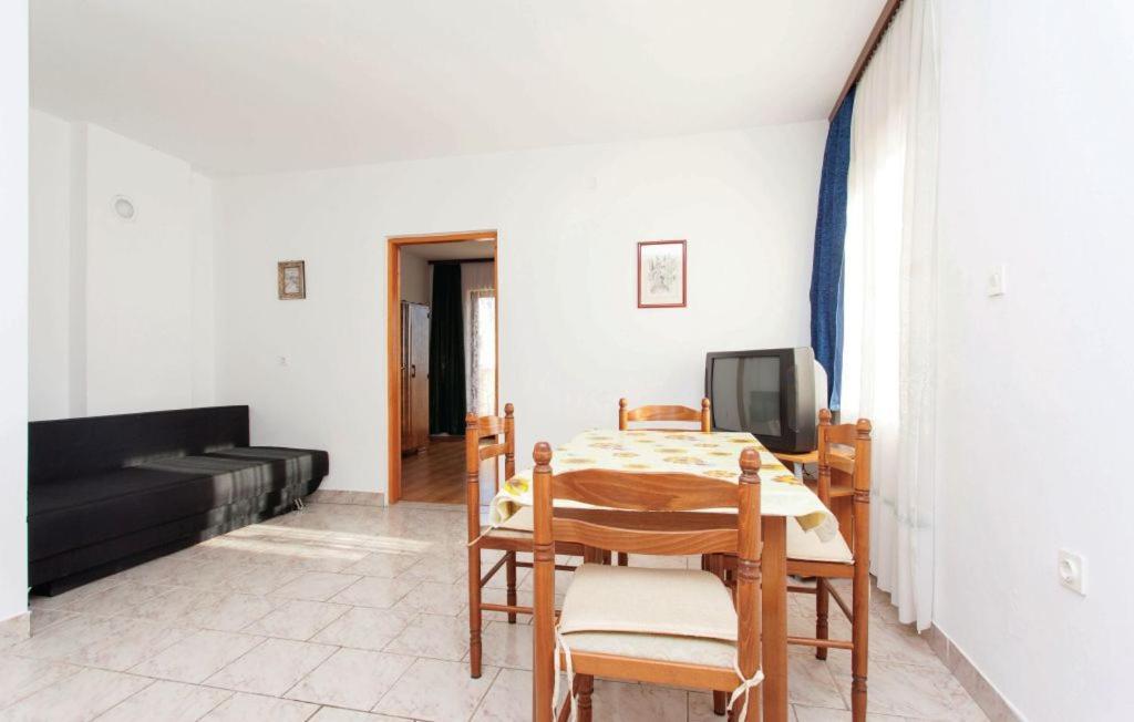 Apartmani Mile Krk Town Buitenkant foto
