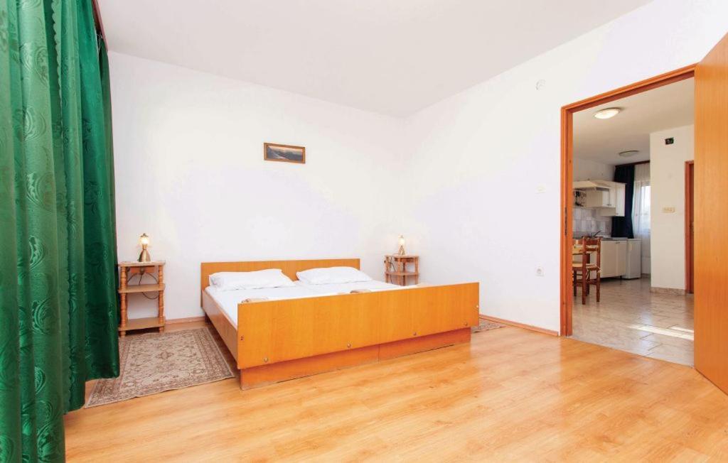 Apartmani Mile Krk Town Buitenkant foto